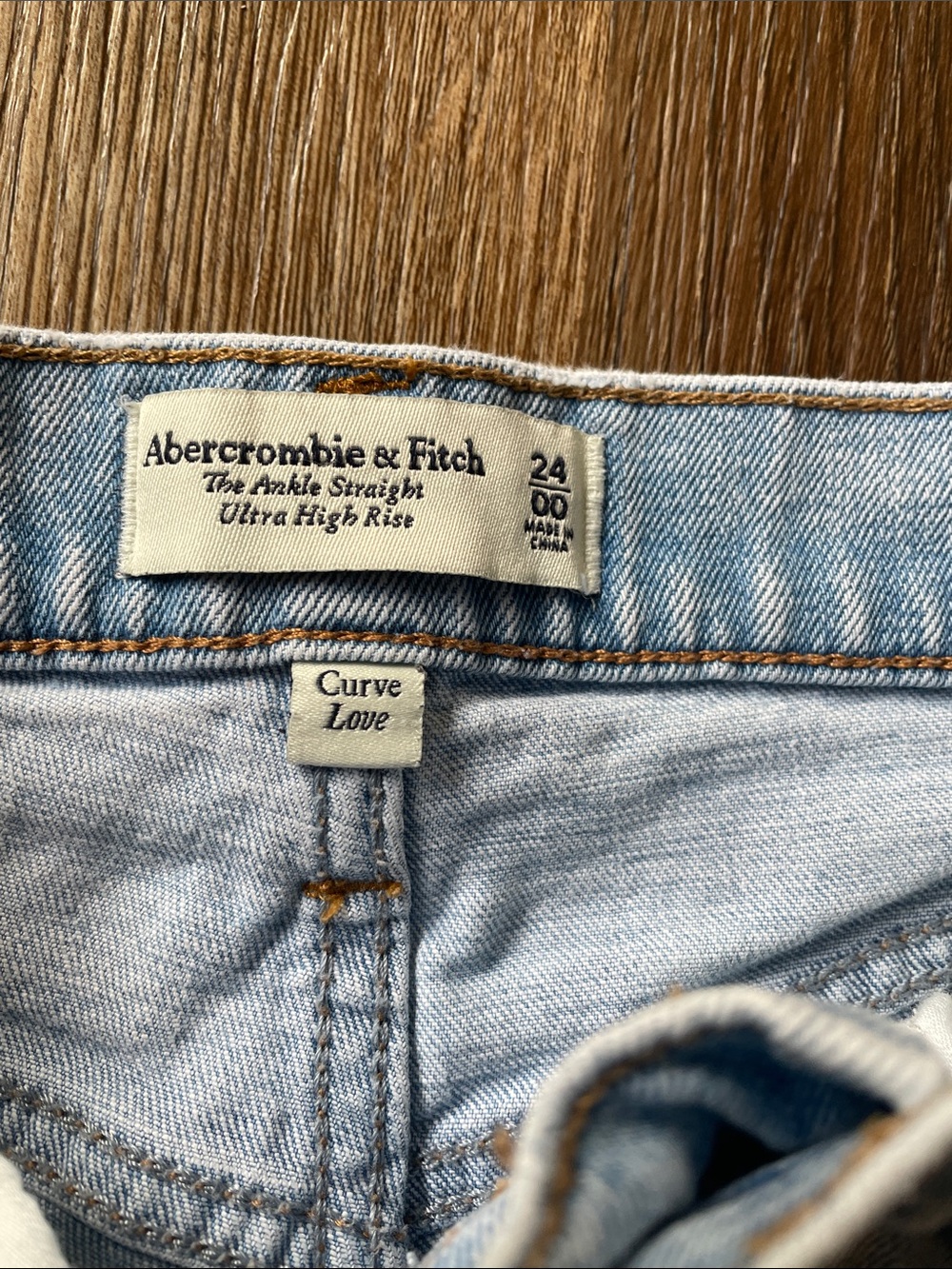Abercrombie & Fitch Light Blue High-Rise Ankle Straight Jeans curve love size 24